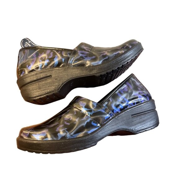 Easy Works NEW IN BOX Black Iridescent Non-Slip Anti-Fatigue Laurie Clogs Sz 9.5 - Picture 2 of 9